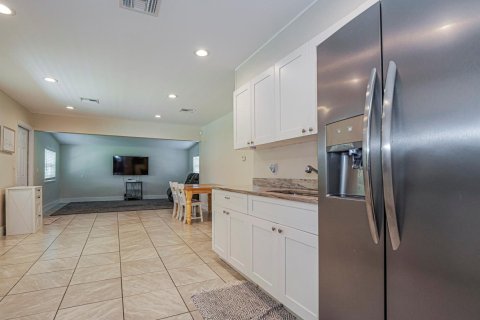 House in Vero Beach, Florida 2 bedrooms, 102.19 sq.m. № 2245218 - photo 13