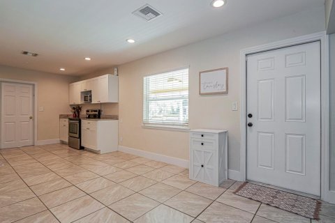 House in Vero Beach, Florida 2 bedrooms, 102.19 sq.m. № 2245218 - photo 9