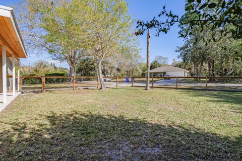 House in Vero Beach, Florida 2 bedrooms, 102.19 sq.m. № 2245218 - photo 3