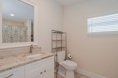 House in Vero Beach, Florida 2 bedrooms, 102.19 sq.m. № 2245218 - photo 21