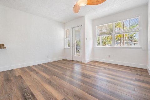 Immobilier commercial à vendre à Madeira Beach, Floride: 4 chambres, 114.83 m2 № 1737080 - photo 27