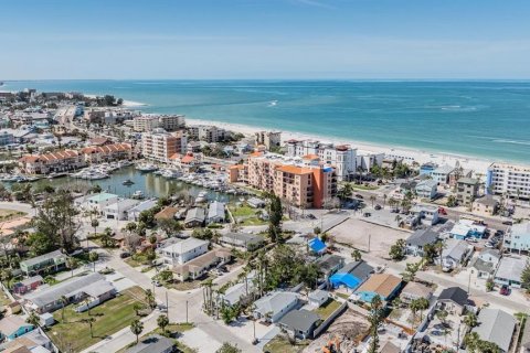 Immobilier commercial à vendre à Madeira Beach, Floride: 4 chambres, 114.83 m2 № 1737080 - photo 23