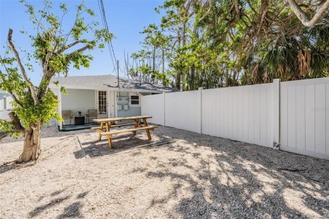 Immobilier commercial à vendre à Madeira Beach, Floride: 4 chambres, 114.83 m2 № 1737080 - photo 19