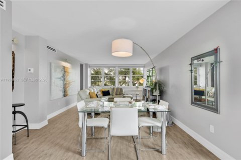 Copropriété à vendre à Miami, Floride: 2 chambres, 101.17 m2 № 1997925 - photo 15