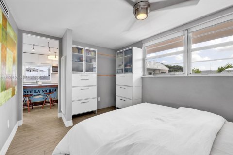 Copropriété à vendre à Miami, Floride: 2 chambres, 101.17 m2 № 1997925 - photo 22