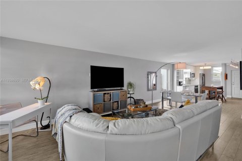 Copropriété à vendre à Miami, Floride: 2 chambres, 101.17 m2 № 1997925 - photo 8