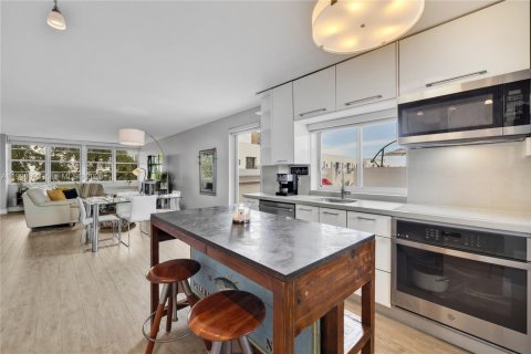 Copropriété à vendre à Miami, Floride: 2 chambres, 101.17 m2 № 1997925 - photo 10