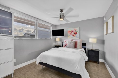 Copropriété à vendre à Miami, Floride: 2 chambres, 101.17 m2 № 1997925 - photo 23