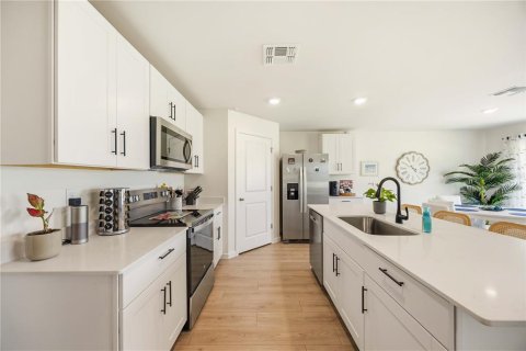 Casa en venta en North Port, Florida, 4 dormitorios, 139.26 m2 № 2199359 - foto 19