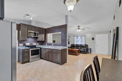 Купить виллу или дом в Киссимми, Флорида 3 комнаты, 111.11м2, № 1507901 - фото 4