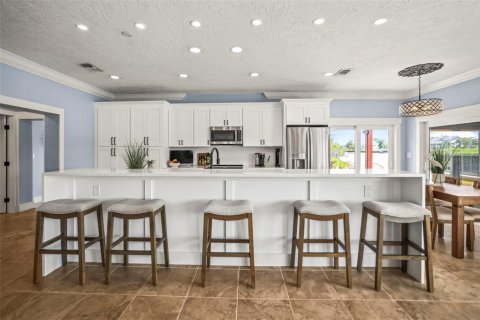 House in Palm Harbor, Florida 4 bedrooms, 297.84 sq.m. № 1871206 - photo 9