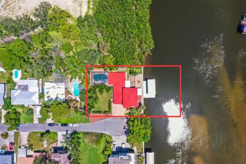 House in Palm Harbor, Florida 4 bedrooms, 297.84 sq.m. № 1871206 - photo 4