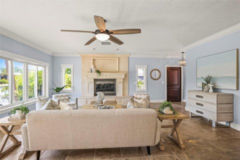 House in Palm Harbor, Florida 4 bedrooms, 297.84 sq.m. № 1871206 - photo 7