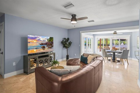 House in Palm Harbor, Florida 4 bedrooms, 297.84 sq.m. № 1871206 - photo 28