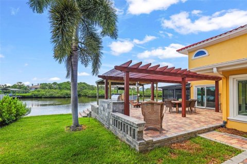 House in Palm Harbor, Florida 4 bedrooms, 297.84 sq.m. № 1871206 - photo 21