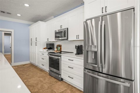 House in Palm Harbor, Florida 4 bedrooms, 297.84 sq.m. № 1871206 - photo 10