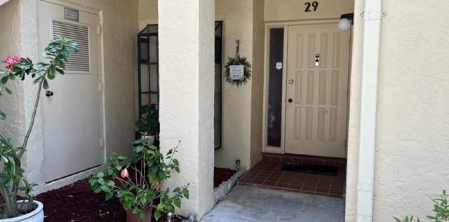 Condominio en Deerfield Beach, Florida, 2 dormitorios  № 2250545