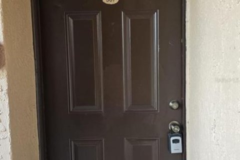 Condo in Orlando, Florida, 2 bedrooms  № 2110061 - photo 2