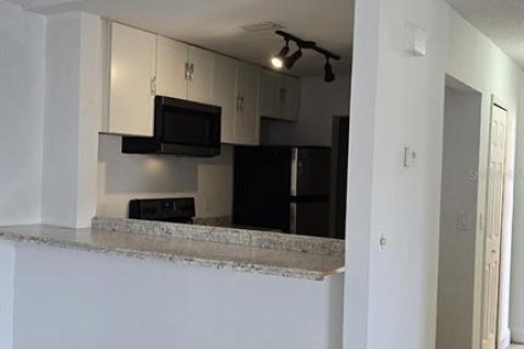 Condo in Orlando, Florida, 2 bedrooms  № 2110061 - photo 4