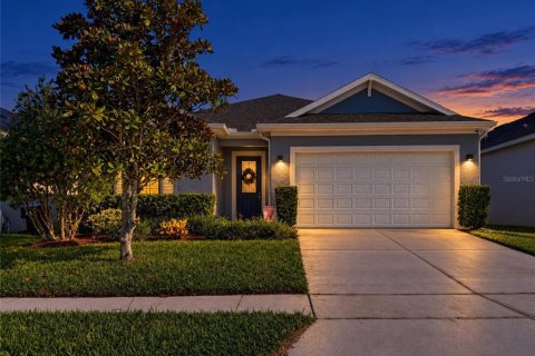 Casa en Apopka, Florida 3 dormitorios, 180.51 m2 № 2384269