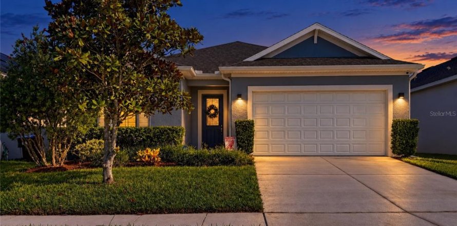Casa en Apopka, Florida 3 dormitorios, 180.51 m2 № 2384269