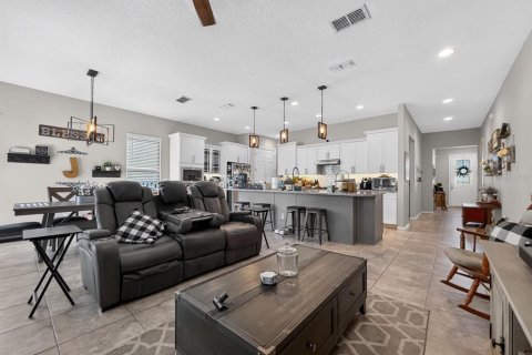 Casa en venta en Apopka, Florida, 3 dormitorios, 180.51 m2 № 2384269 - foto 5