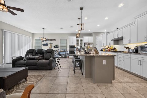 Casa en venta en Apopka, Florida, 3 dormitorios, 180.51 m2 № 2384269 - foto 7