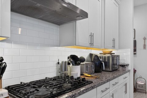 Casa en venta en Apopka, Florida, 3 dormitorios, 180.51 m2 № 2384269 - foto 9