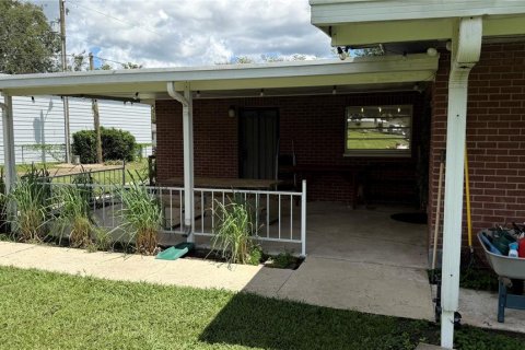 Casa en venta en Zephyrhills, Florida, 3 dormitorios, 241.55 m2 № 2353488 - foto 4