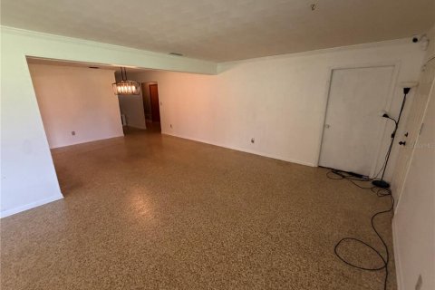 Casa en venta en Zephyrhills, Florida, 3 dormitorios, 241.55 m2 № 2353488 - foto 12