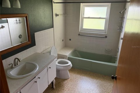 Casa en venta en Zephyrhills, Florida, 3 dormitorios, 241.55 m2 № 2353488 - foto 21