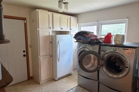Casa en venta en Zephyrhills, Florida, 3 dormitorios, 241.55 m2 № 2353488 - foto 9