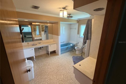 Casa en venta en Zephyrhills, Florida, 3 dormitorios, 241.55 m2 № 2353488 - foto 15