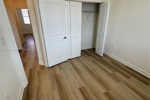 Touwnhouse à louer à Homestead, Floride: 3 chambres, 123.65 m2 № 2007542 - photo 12