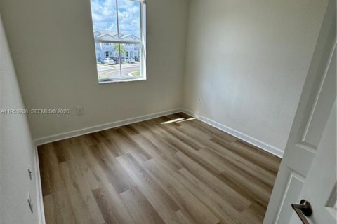 Touwnhouse à louer à Homestead, Floride: 3 chambres, 123.65 m2 № 2007542 - photo 13