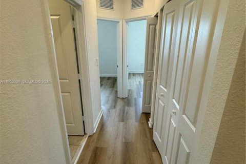 Touwnhouse à louer à Homestead, Floride: 3 chambres, 123.65 m2 № 2007542 - photo 10