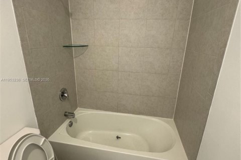 Touwnhouse à louer à Homestead, Floride: 3 chambres, 123.65 m2 № 2007542 - photo 16