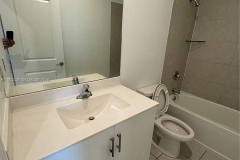 Touwnhouse à louer à Homestead, Floride: 3 chambres, 123.65 m2 № 2007542 - photo 15