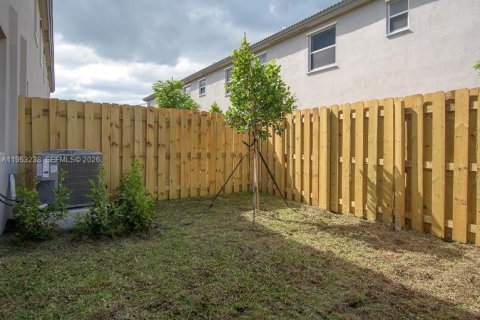 Touwnhouse à louer à Homestead, Floride: 3 chambres, 123.65 m2 № 2007542 - photo 8