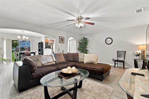 Touwnhouse à vendre à Tampa, Floride: 3 chambres, 163.88 m2 № 2389185 - photo 22