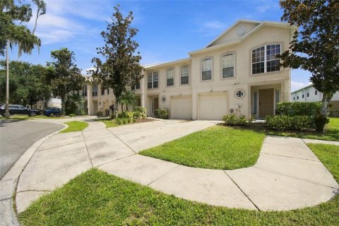 Touwnhouse à vendre à Tampa, Floride: 3 chambres, 163.88 m2 № 2389185 - photo 5