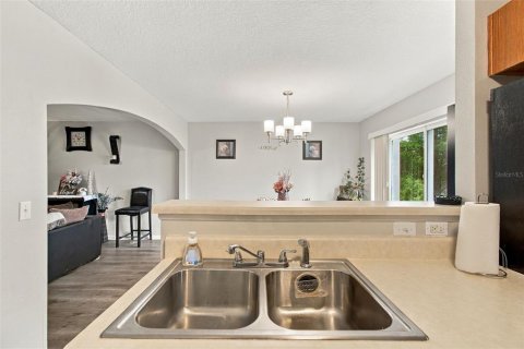 Touwnhouse à vendre à Tampa, Floride: 3 chambres, 163.88 m2 № 2389185 - photo 27