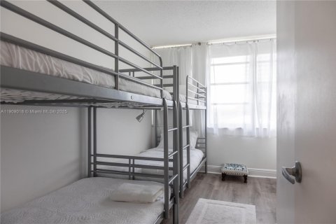 Купить кондоминиум в Халландейл-Бич, Флорида 3 спальни, 109.25м2, № 2013017 - фото 18