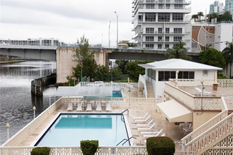 Купить кондоминиум в Халландейл-Бич, Флорида 3 спальни, 109.25м2, № 2013017 - фото 27