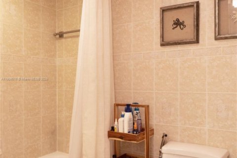 Купить кондоминиум в Халландейл-Бич, Флорида 3 спальни, 109.25м2, № 2013017 - фото 23