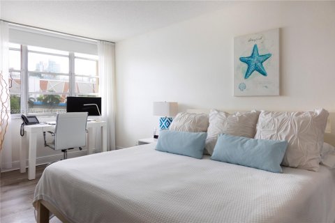 Купить кондоминиум в Халландейл-Бич, Флорида 3 спальни, 109.25м2, № 2013017 - фото 22