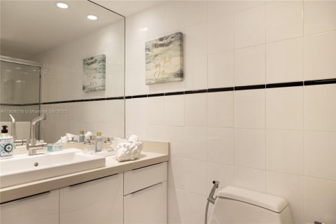 Купить кондоминиум в Халландейл-Бич, Флорида 3 спальни, 109.25м2, № 2013017 - фото 13