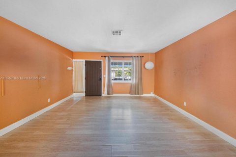 Casa en venta en North Miami, Florida, 3 dormitorios, 128.3 m2 № 1798711 - foto 24