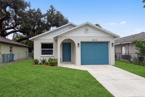 House in Bradenton, Florida 3 bedrooms, 101.26 sq.m. № 2347958