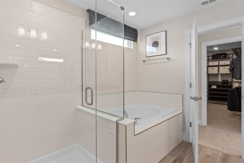 House in Apopka, Florida 5 bedrooms, 356.47 sq.m. № 1905450 - photo 23